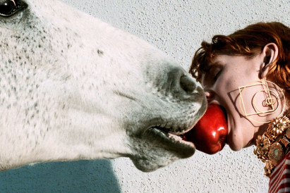 Phim Cô gái cùng bầy ngựa - Horse Girl (2020)