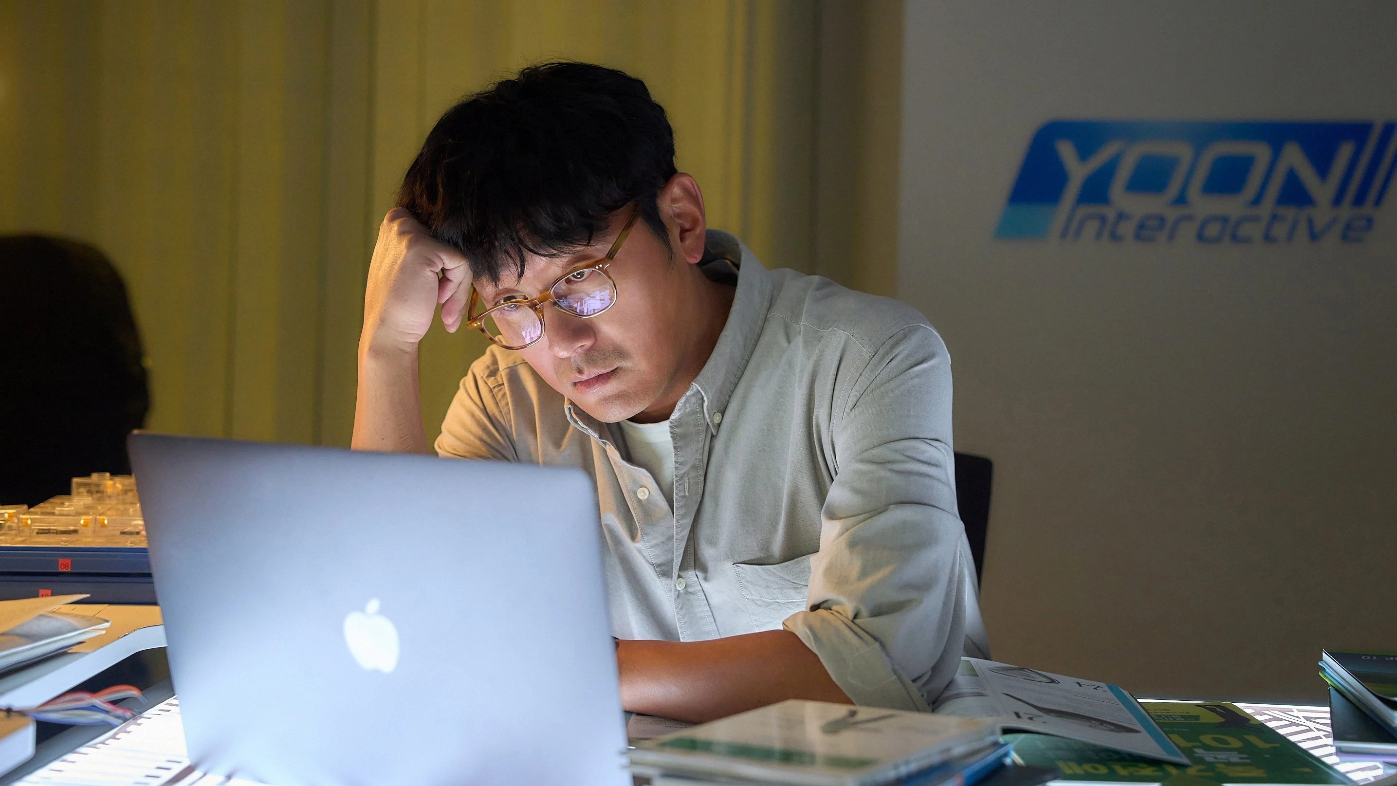 Phim Đầu Xuôi Đuôi Đút Lót - Lobby (2025)