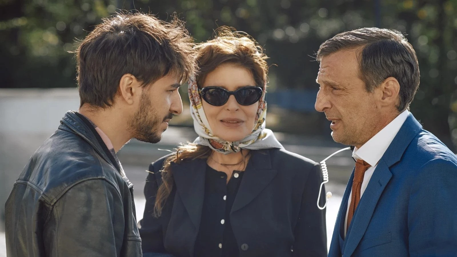 Xem Phim Gia tộc Rachel: Hào Hoa và Lừa đảo